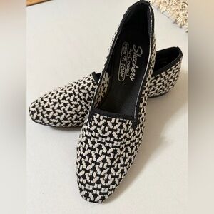 Skechers Aircooled Memory Foam Flats - Size 6.5